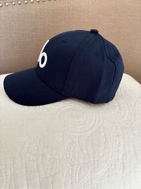 New  Hat Unisex
New Yoga Hat Adjustable Bassball
Yoga Cap with Classic Logo